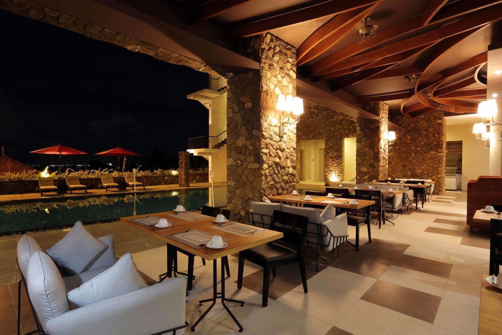 Mahogany Hotel Nusa Dua  Exteriör bild